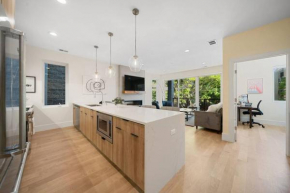Modern Lux: Brand New 3BR Condo by UC in Chicago